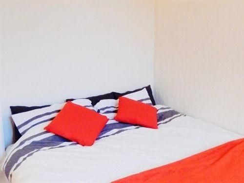 One Bedroom Apartment By Klass Living Serviced Accommodation Bellshill - Elmbank Street Apartment Exteriör bild